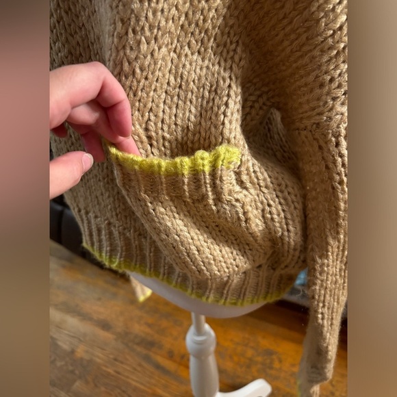 Dee Elly Hooded Sweater - Picture 5 of 9